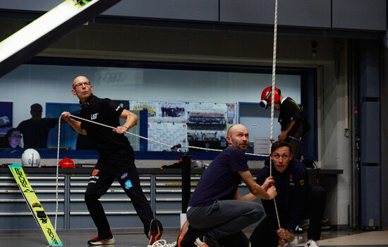 Techniktraining der Skispringer im Windkanal (Foto: IAT/Patrice Marker)