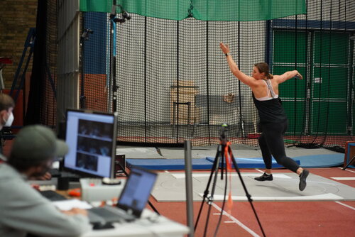 IAT: Bewegungsanalyse auf neuem Level: Mit markerloser Erfassung und ...