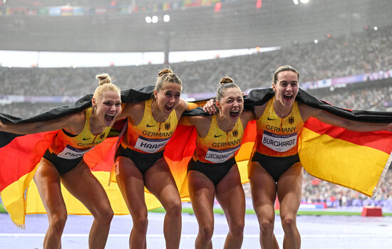 "Olympia, Paris 2024, 4 x 100 m, Frauen Finale, Deutschlands Lisa Mayer, Rebekka Haase, Gina Lückenkemper und Alexandra Burghardt" (l-r) (Foto: picture alliance | dpa | Sven Hoppe)